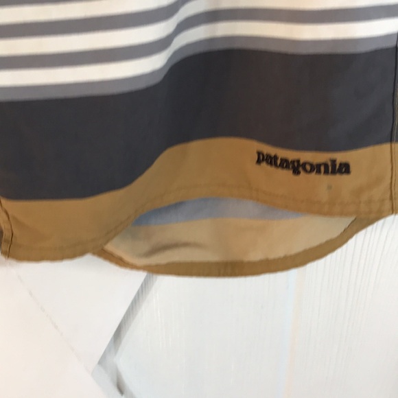 Patagonia striped board shorts - Picture 2 of 12
